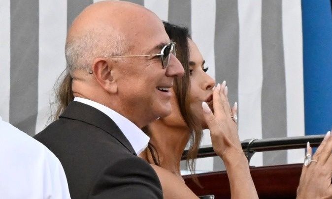 Τζεφ Μπέζος-Λόρεν Σάντσεζ: Με άρωμα Mουράνο ένα από τα πανάκριβα δώρα των καλεσμένων