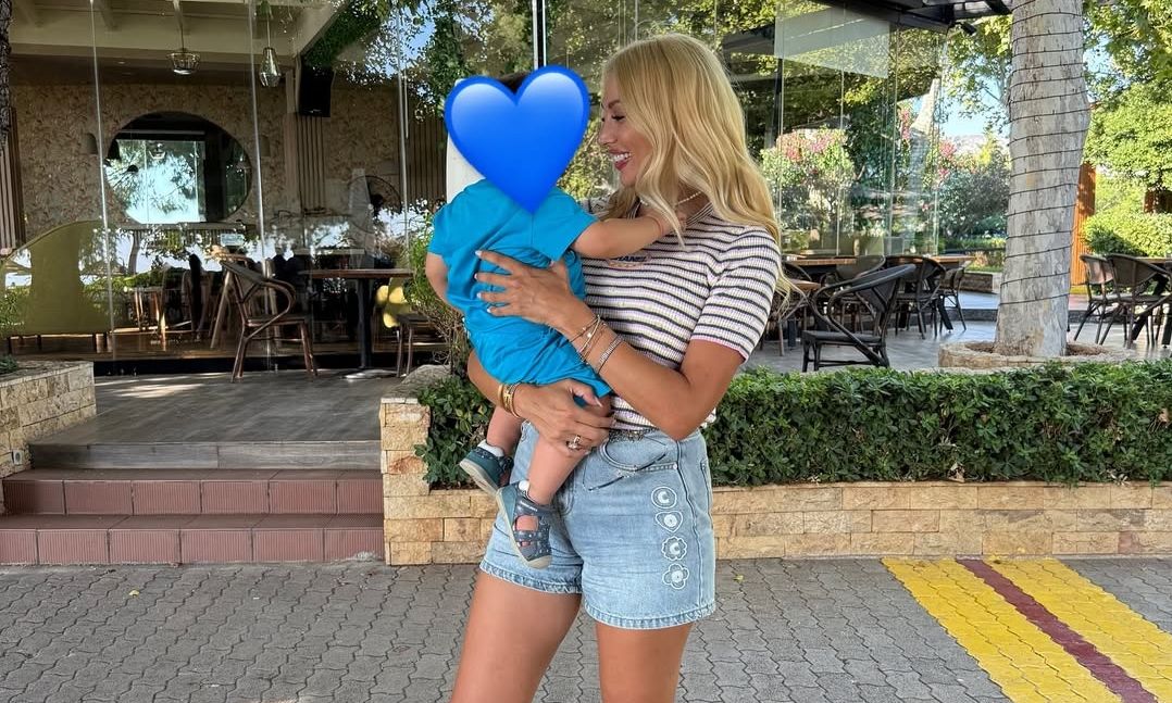 Σπυροπούλου: «Δεν είναι πάντοτε “αστραφτερή”, αλλά είναι το ομορφότερο ταξίδι της ζωής μου»