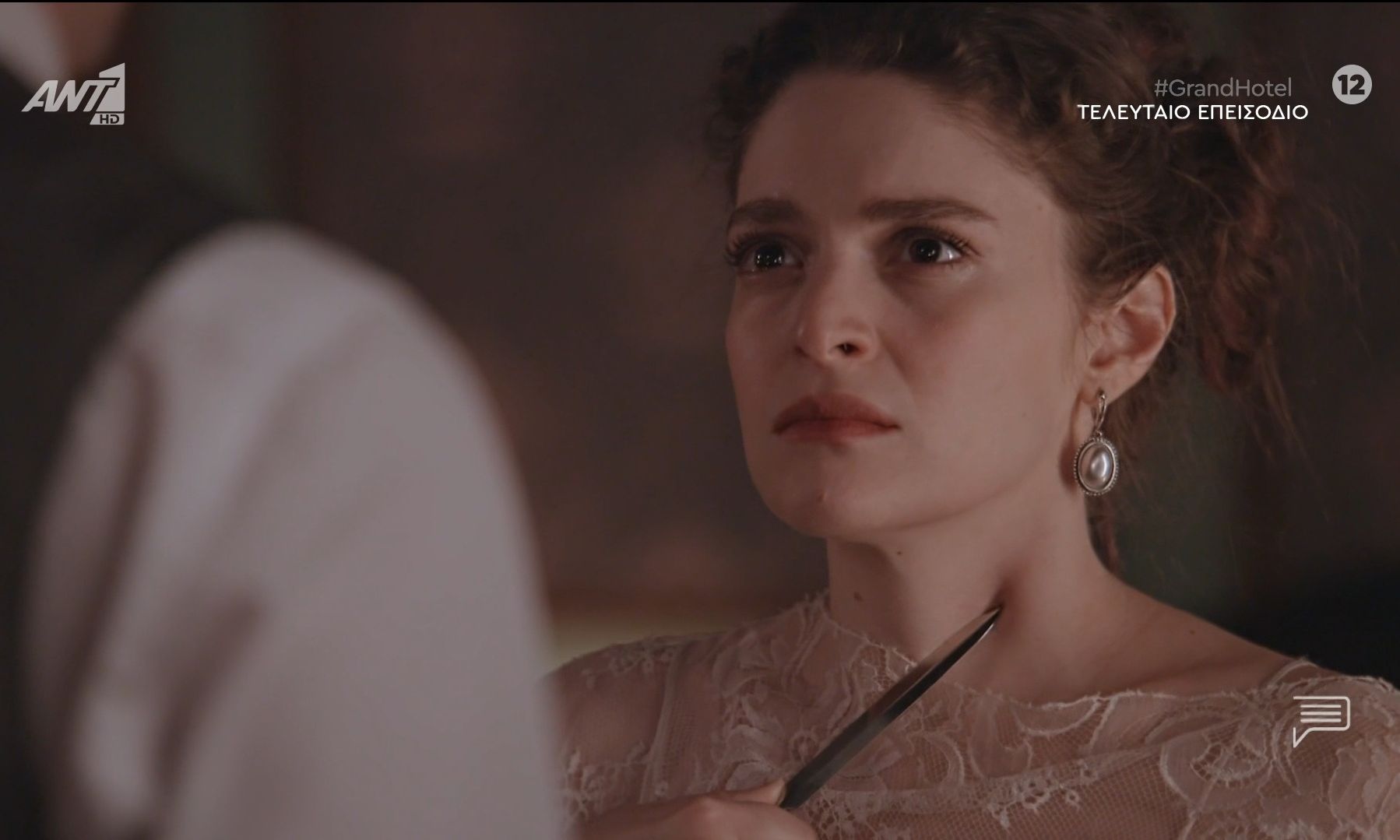 «Προτιμώ να σκοτωθώ από το να με αγγίξεις ξανά» - Μοναδικές ερμηνείες στο φινάλε του Grand Hotel