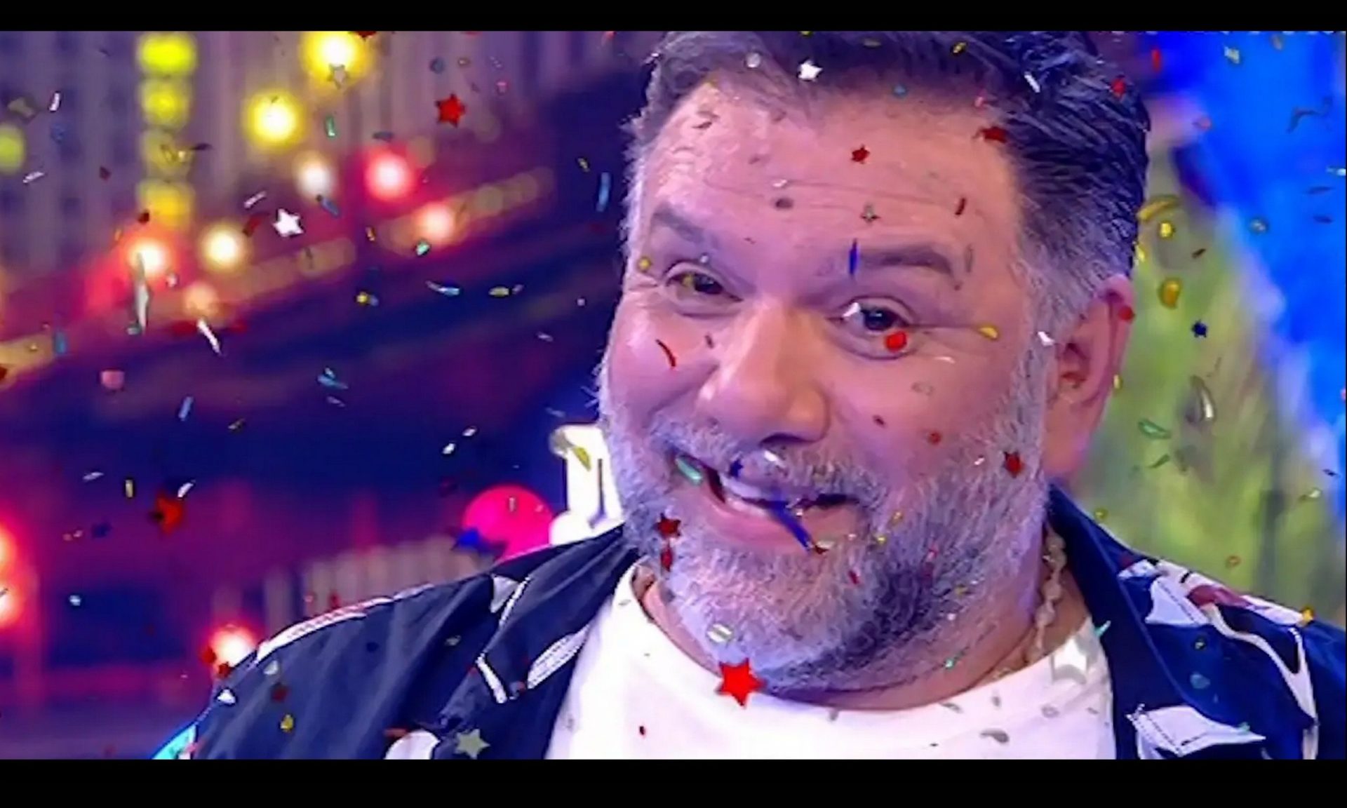 Φινάλε για το 2Night Show! Η συγκίνηση του Αρναούτογλου & η εμφάνιση της Νάνσυς Αντωνίου