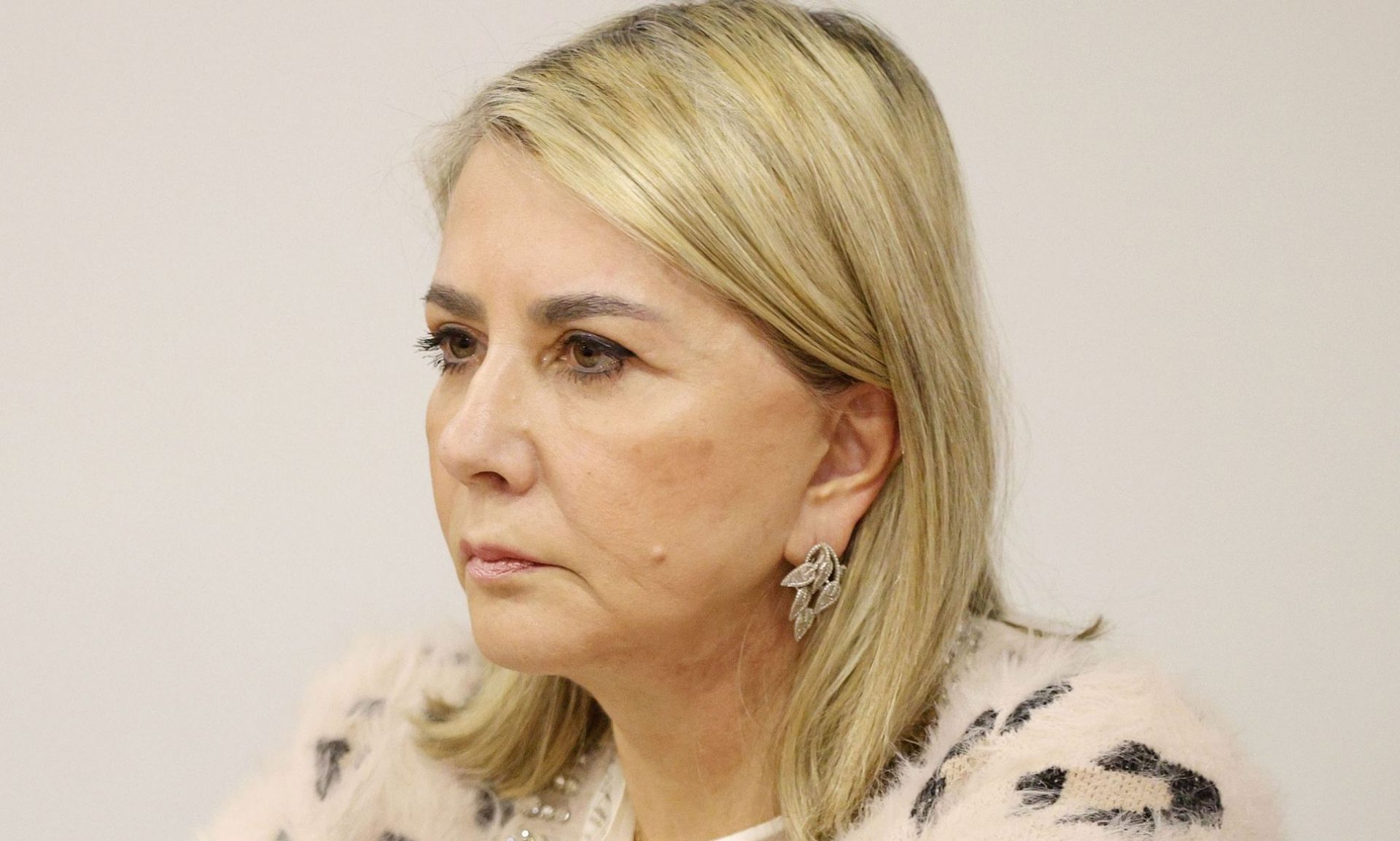 Συνελήφθη γνωστός δημοσιογράφος μετά από καταγγελία της βουλευτή της Ν.Δ., Ζέτας Μακρή, για εκβιασμό