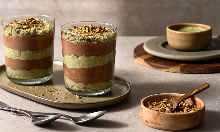 Η απόλυτη συνταγή! Μους σοκολάτας με κανταΐφι και πραλίνα φιστικιού από τον Άκη Πετρετζίκη