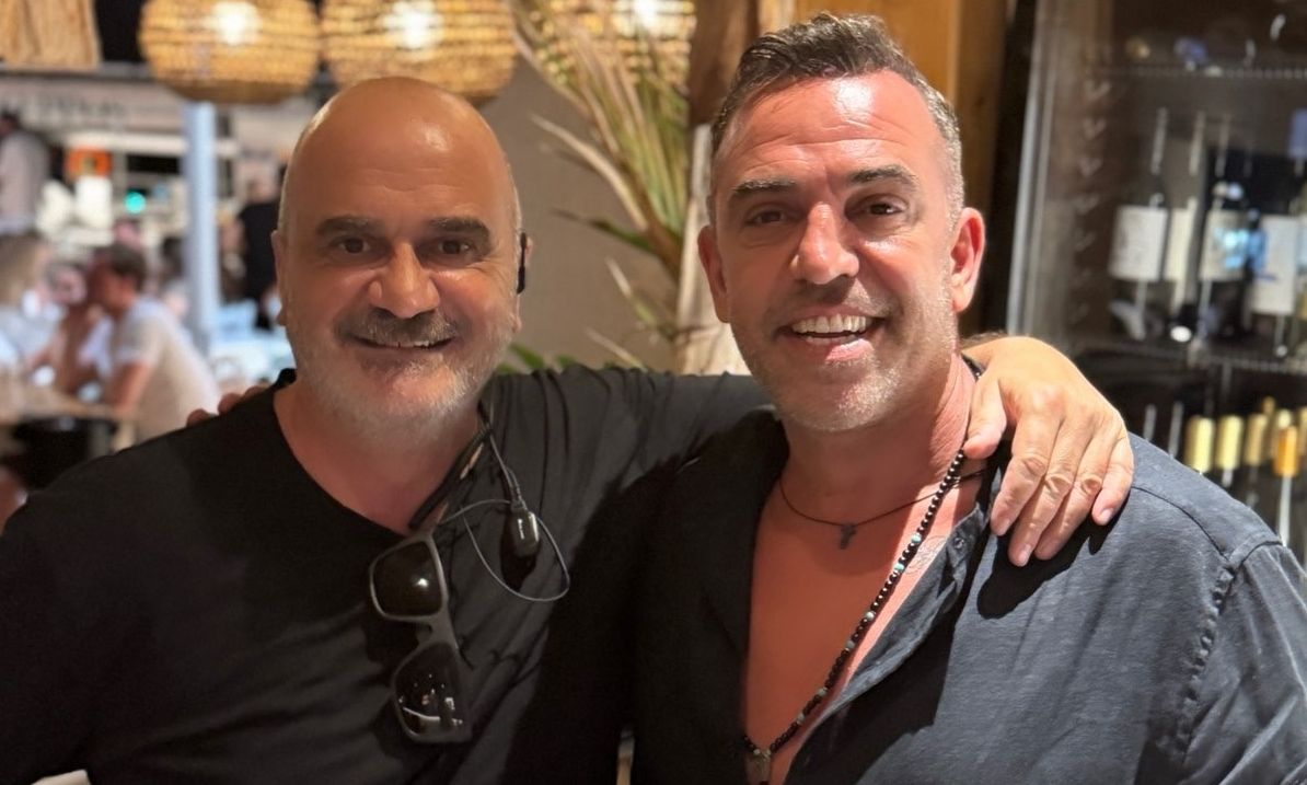 Στέφανος Κωνσταντινίδης: Με τον αδερφό της Αλιμπέρτη, Κώστα, και την κούκλα σύζυγό του στην Πάρο