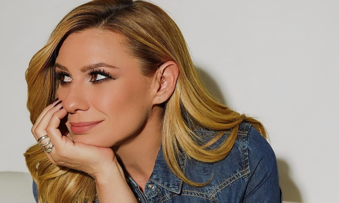 Βούρκωσε η Καραβάτου: Μπήκα στο δωμάτιο της Αέλιας & διάβαζε το κείμενο του Κρατερού, γιατί...