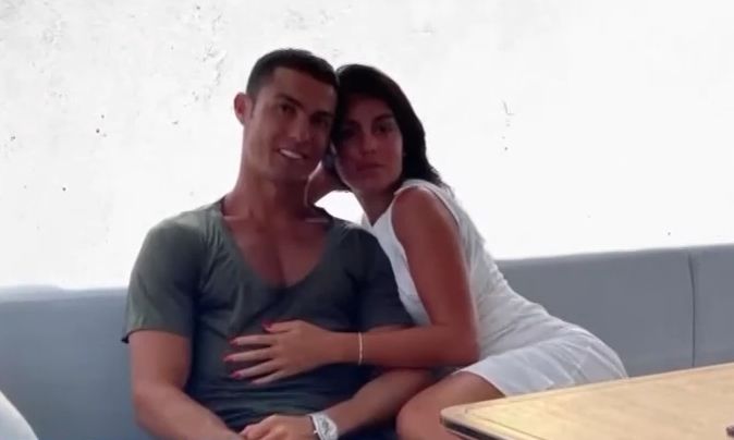 Κριστιάνο Ρονάλντο: Διακοπάρει στην Ελλάδα με εκλεκτή παρέα και το υπερπολυτελές του γιοτ