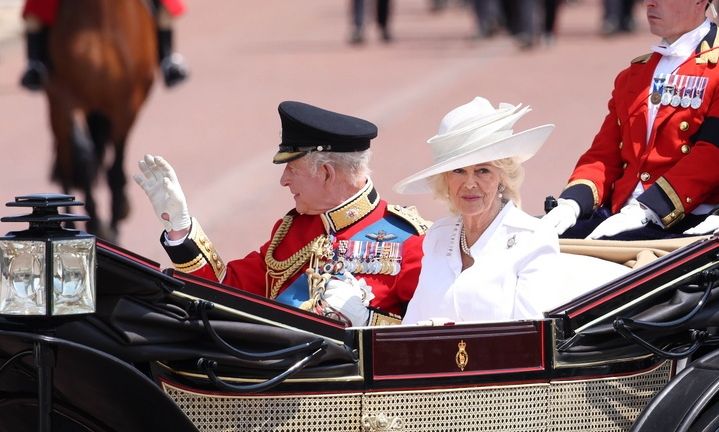 Βασίλισσα Καμίλα: Η γυναίκα πίσω από τον τίτλο - Η σχέση με το παλάτι, τα σκάνδαλα & ο Κάρολος