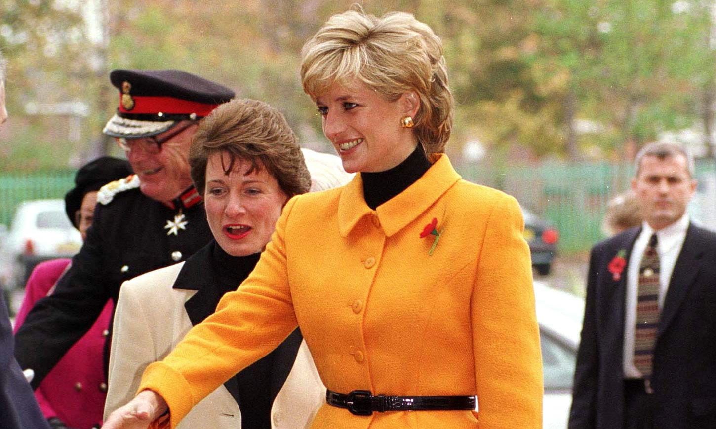 Μια τσάντα-σύμβολο: Η Lady Dior της Πριγκίπισσας Νταϊάνα «έπιασε» 250.000 δολάρια σε δημοπρασία