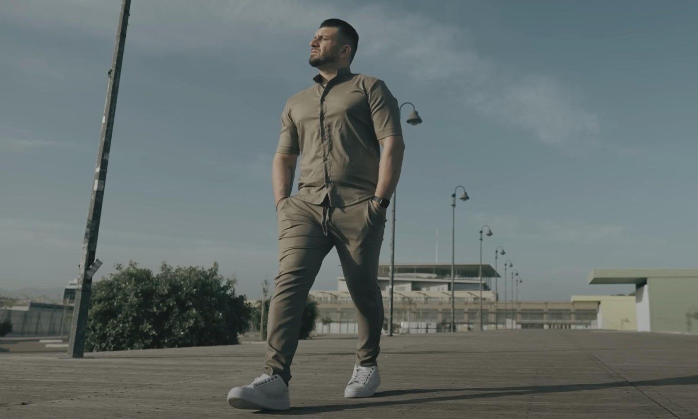 Πιλάτος Κουνατίδης: Κυκλοφόρησε το απόλυτο καλοκαιρινό hit «2 Λεπτά»