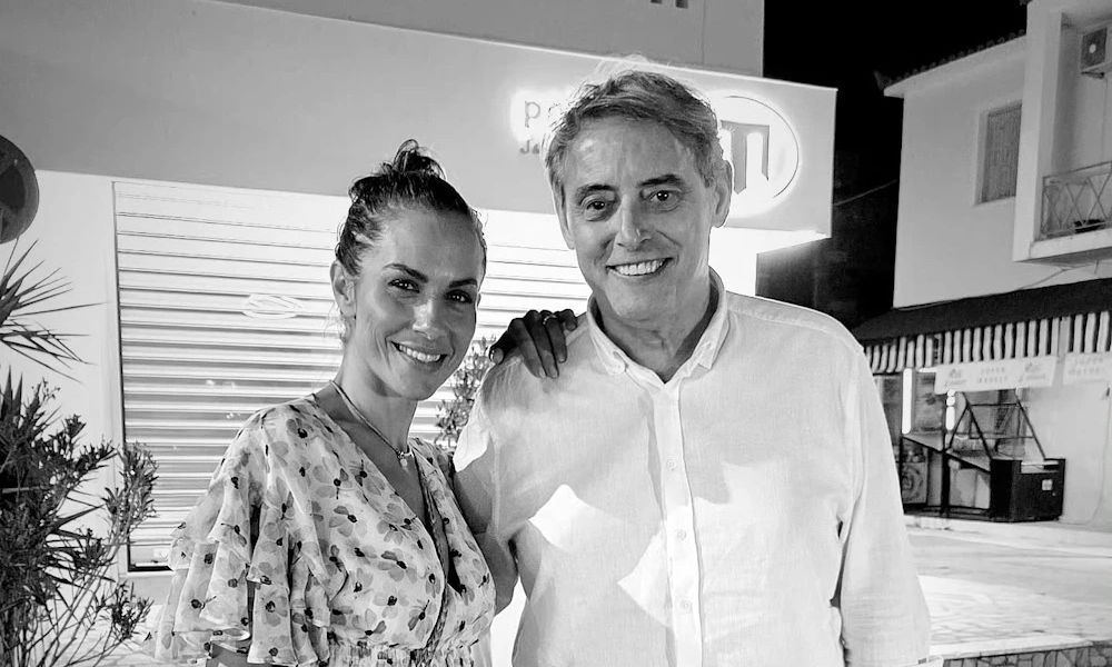 «Πανέμορφη και ανανεωμένη όσο ποτέ η…» Ο Χασαπόπουλος αποθεώνει την Ντορέττα στη Μυτιλήνη