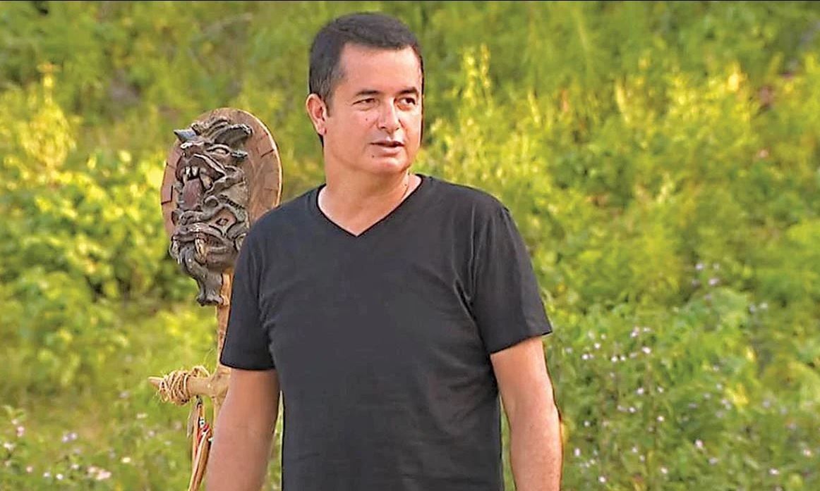 Ατζούν Ιλιτζαλί: Στην Μύκονο με την κατά 30 χρόνια νεότερη σύζυγό του