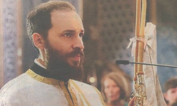 Νίκος Διαμαντίδης: Πέταξε το ακουστικό και φόρεσε το ράσο - Τελευταία συνεργασία του η Μπεκατώρου