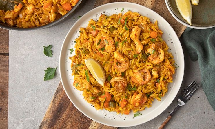 Κριθαράκι με γαρίδες και κρόκο Κοζάνης από τον Άκη Πετρετζίκη