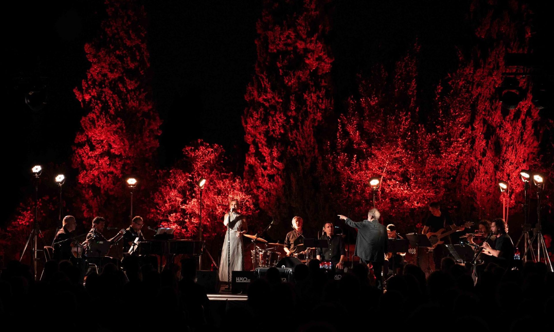 Μεγάλη επιτυχία για το 2ο Φεστιβάλ Μυτιλήνης- Ο Σταύρος Ξαρχάκος συγκίνησε με τη μουσική του