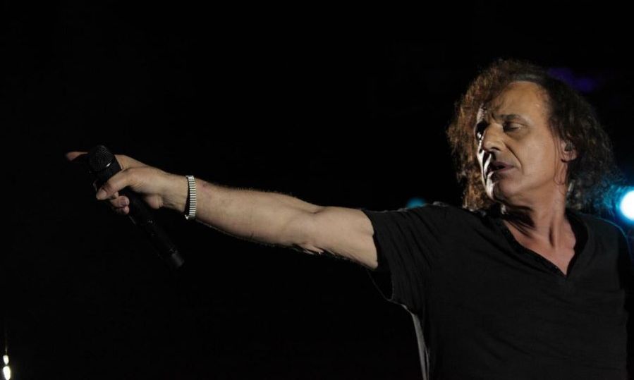 Βασίλης Παπακωνσταντίνου: Αναβλήθηκε η συναυλία του στη Δράμα λόγω "μικρού ατυχήματος"