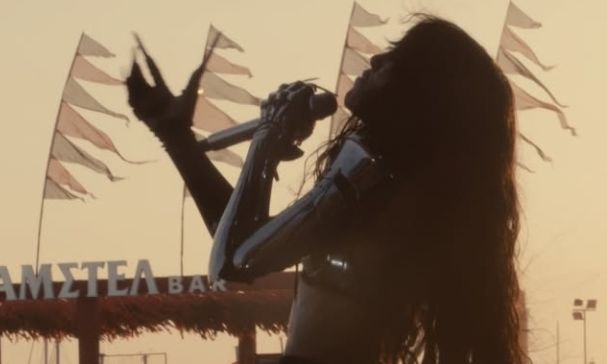 Η απονομή της βασίλισσας της Eurovision Loreen λίγο μετά την εμφάνιση της στην Αθήνα!