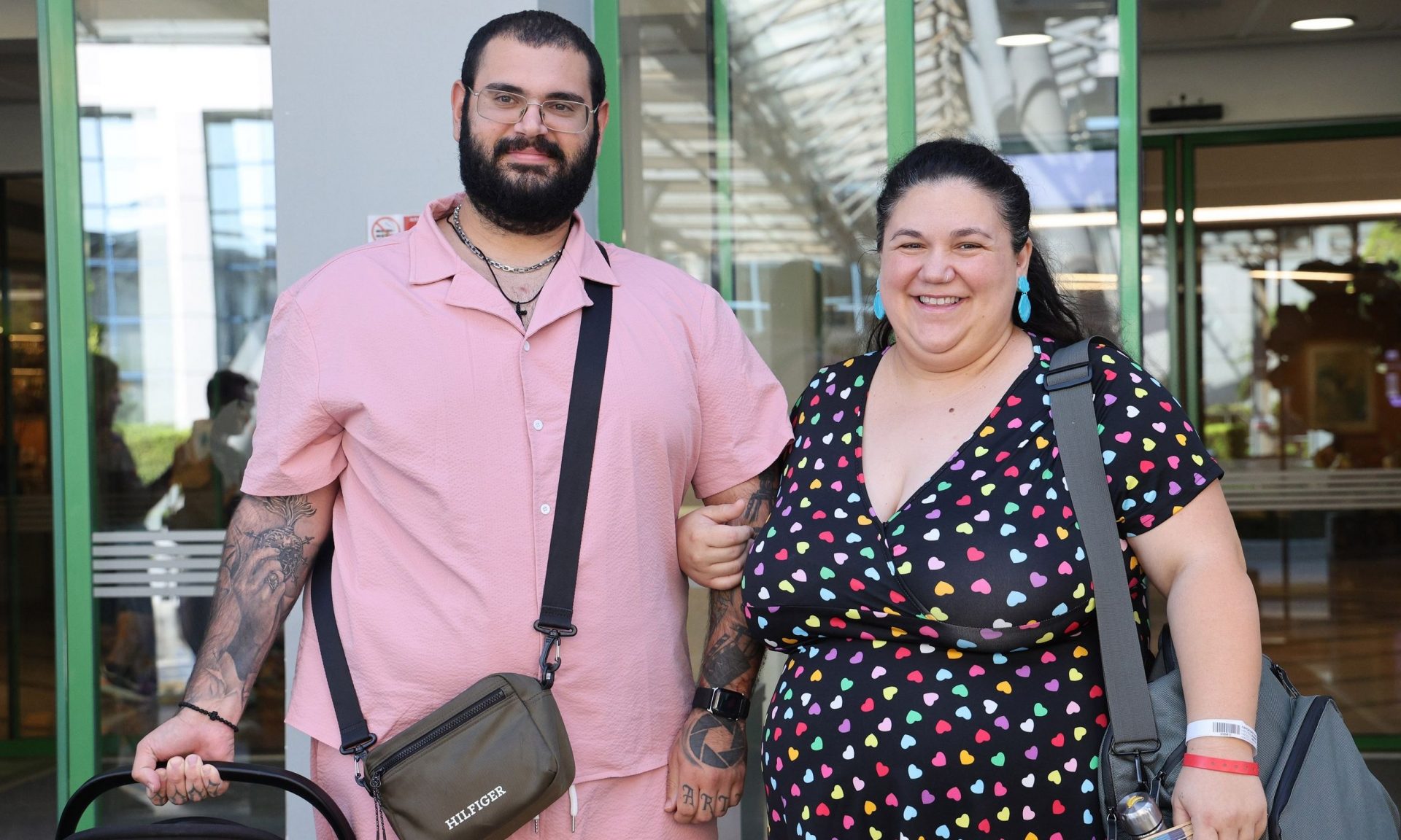 Αφροδίτη Γεροκωνσταντή: Εξιτήριο από το μαιευτήριο με τη νεογέννητη κόρη της