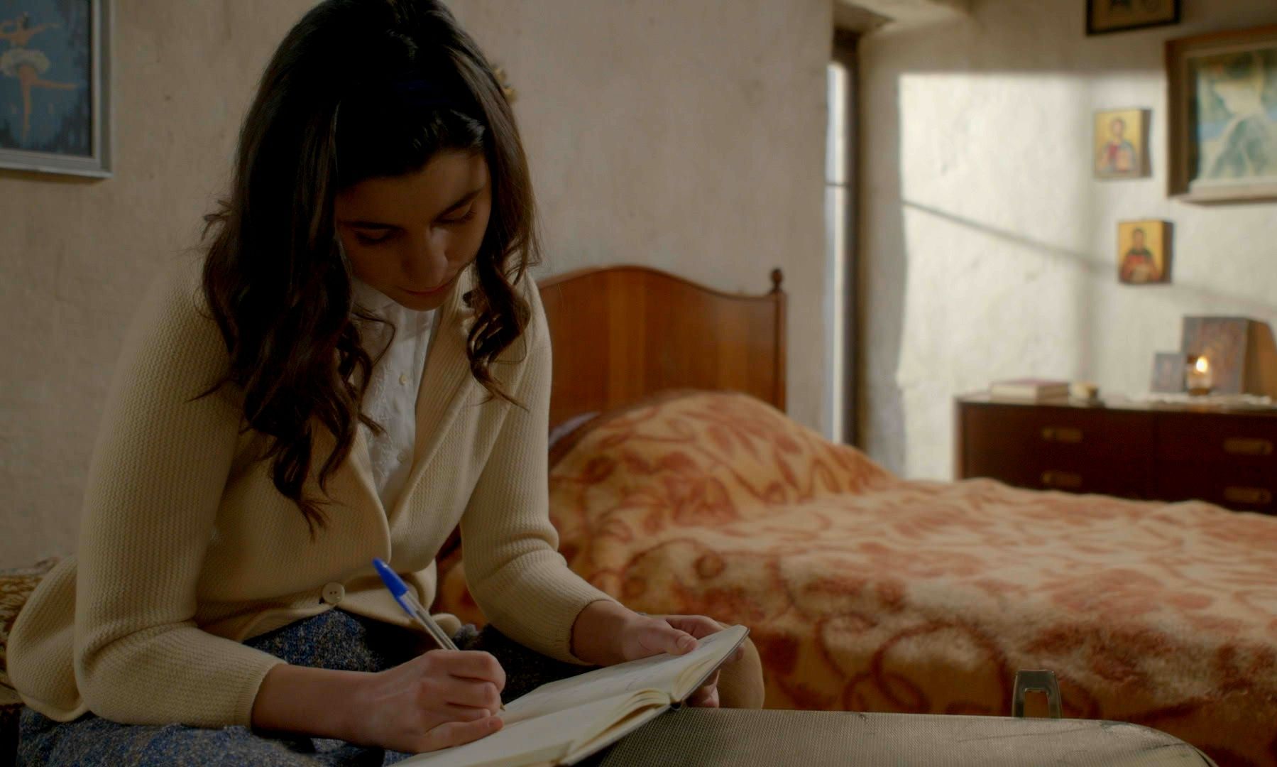 Άγιος Έρωτας: Η Χλόη χαροπαλεύει!