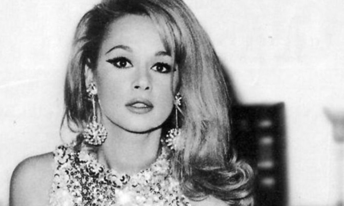 Εκτός από την Αλίκη Βουγιουκλάκη και άλλη μεγάλη τραγουδίστρια έκανε τις ίδιες ενέσιμες θεραπείες