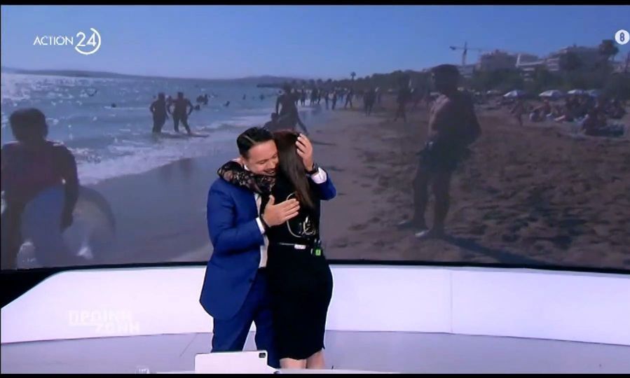 Αυλαία με κλάματα στο Action 24: Συγκινημένη η Άννα Λιβαθυνού - Αποχωρεί ο Γιώργος Κακούσης