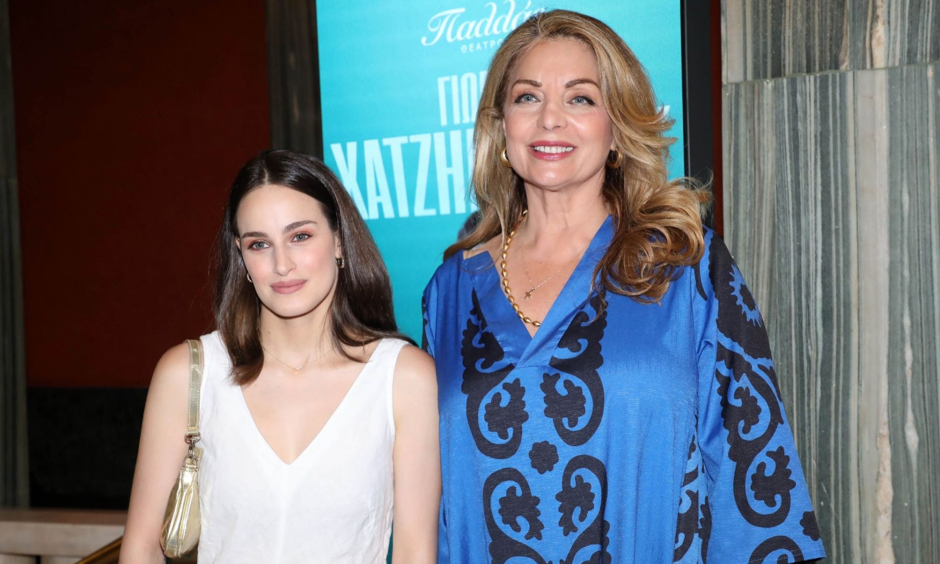 Μαρία Βοσκοπούλου: Νέος σταθμός των διακοπών της η Σύρος! Ποζάρει με ψάθινο καπέλο στην παραλία!