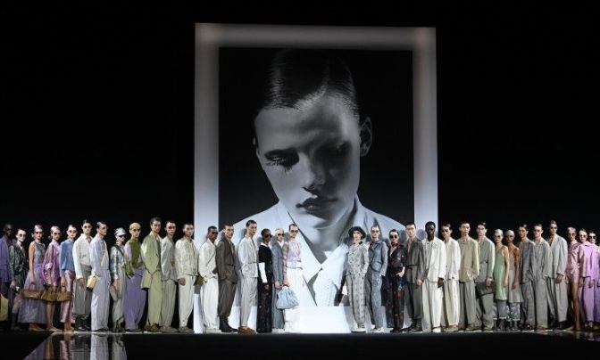 Ο οίκος Giorgio Armani γιορτάζει την 50η επέτειό του με την ψηφιακή πλατφόρμα Armani/Archivio