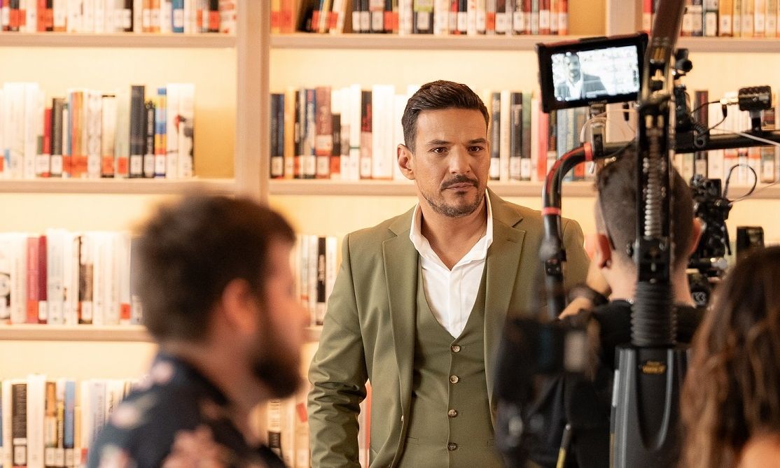 «Το ‘χουμε!»: H νέα ανακοίνωση του ΣΚΑΪ για τον Κώστα Τσουρό & οι φωτό από τα γυρίσματα του τρέιλερ