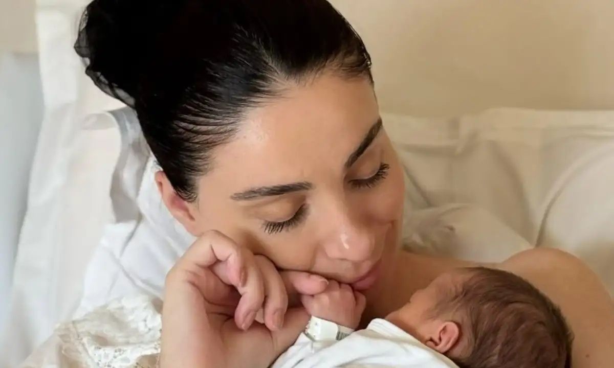 Βαλέρια Χοψονίδου: Το τρυφερό βίντεο την ώρα που κοιμίζει το νεογέννητο μωρό της με νανούρισμα!