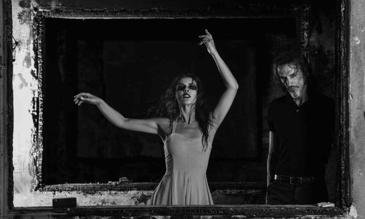 Μάριος Ιορδάνου: Σκηνοθετεί τη Σοφία Καζαντζιάν σε μια άκρως καφκική κωμωδία