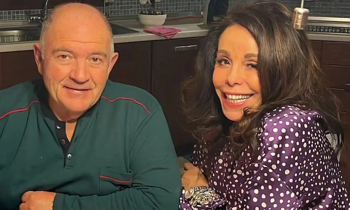 Βαρύ πένθος για τη Βούλα Πατουλίδου – Έφυγε από τη ζωή ο σύζυγός της