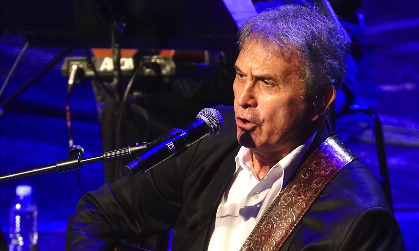 Αποκαλυπτικός ο Νταλάρας: «Υπήρχαν άνθρωποι που μου φέρθηκαν σκληρά επειδή δεν κάνω χατίρια»