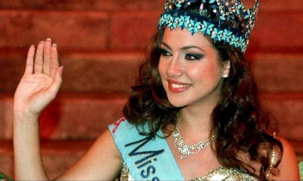 Μαριτίνα Χυδήρογλου: Καλλονή όπως η μαμά της - Οι νέες φωτό της Ειρήνης Σκλήβα με την κόρη της