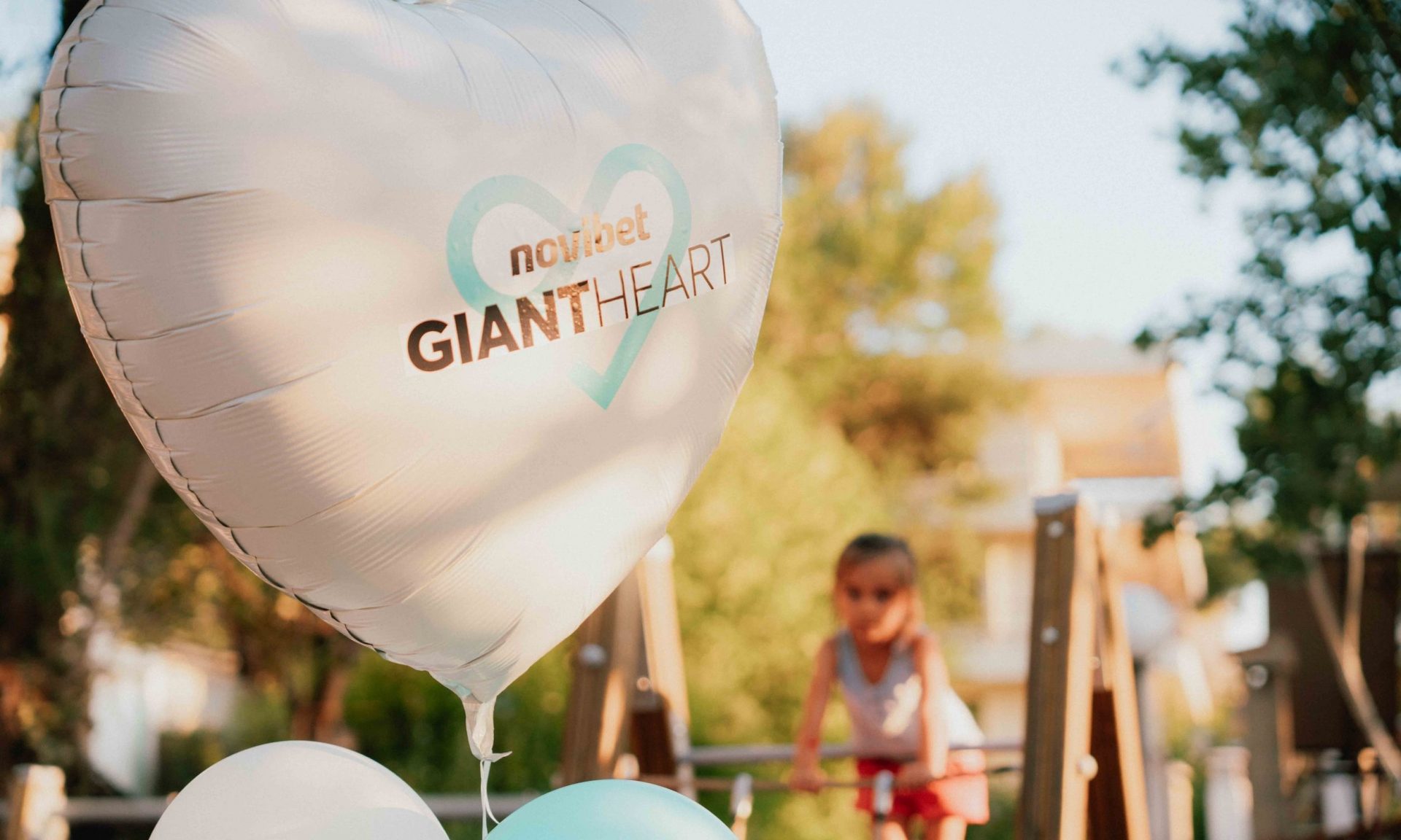 Το Giant Heart της Novibet δίνει ζωή σε μια νέα παιδική χαρά του Δήμου Κηφισιάς