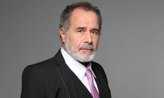 Θοδωρής Κατσαφάδος: «Όσο αντέχω θα δουλεύω – Δεν θέλω να σέρνομαι στη σκηνή»