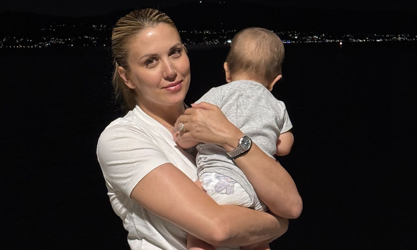 Φωτεινή Πετρογιάννη: Μοναδικές στιγμές με τον γιο της στο πατρικό της στην Εύβοια!