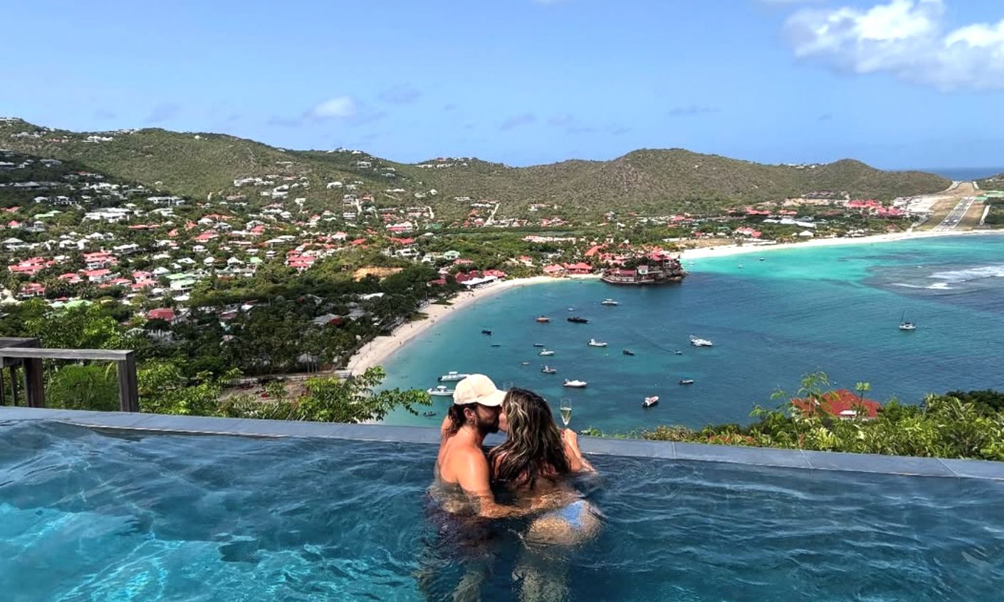 Ουπς! Σας βλέπουν... - Ασυγκράτητοι και full in love για την επέτειο του γάμου τους