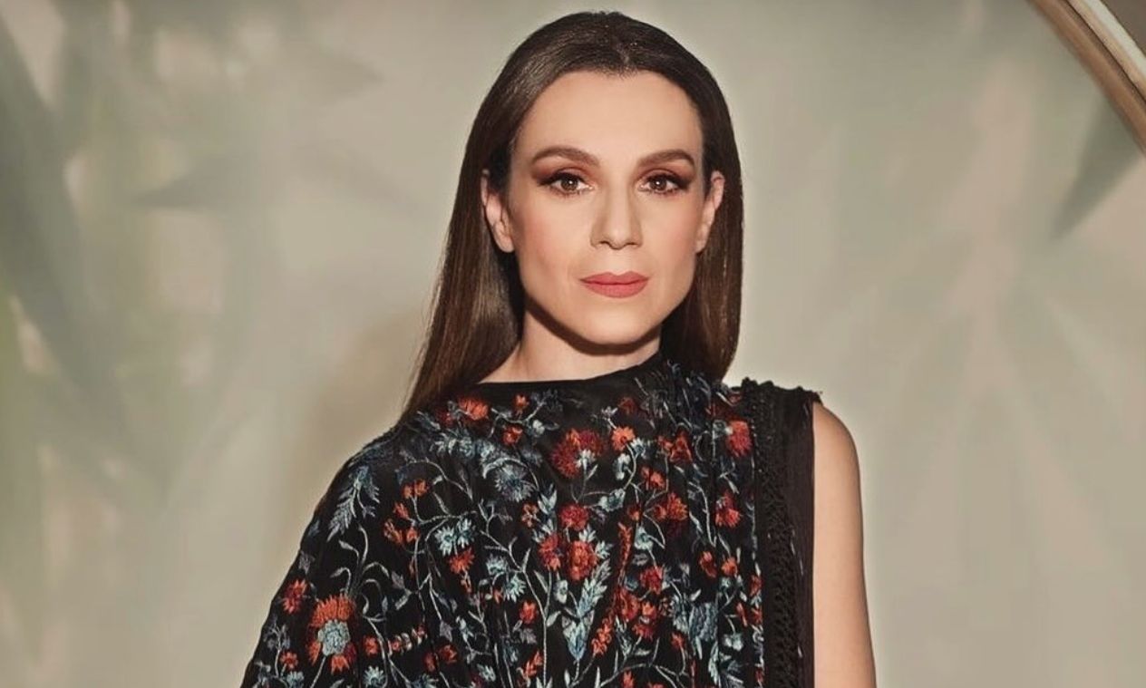 Η Πέγκυ Τρικαλιώτη ποζάρει με την αδερφή της σε σπάνια καλοκαιρινή λήψη!