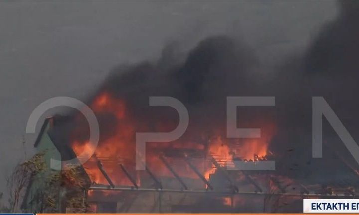 Φωτιά στην Κερατέα: Ένας ηλικιωμένος νεκρός – Εκκενώνεται γηροκομείο στην Παλαιά Φώκαια