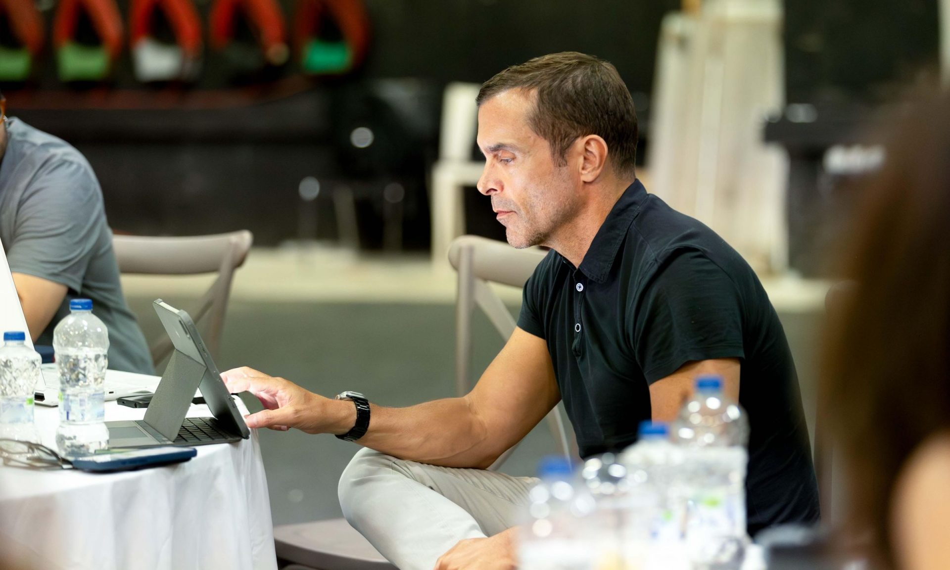 Ο Δικαστής: Με τους πρωταγωνιστές, λίγο πριν χτυπήσει η πρώτη κλακέτα για τη νέα δραματική σειρά