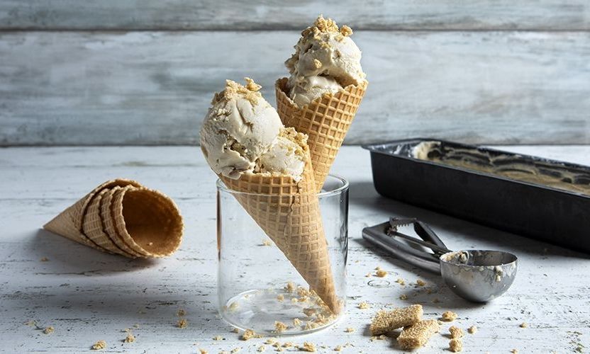 Ένα διαφορετικό παγωτό ταχίνι από τον Άκη Πετρετζίκη