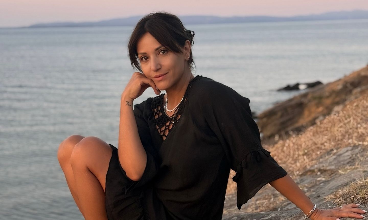 Σοφία Παυλίδου: Με μαύρο μπικίνι και τέλειες αναλογίες στην παραλία!