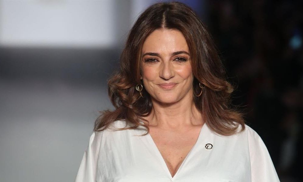 Λεκάκη: Αποθεώθηκε στο instagram με την αρετουσάριστη φώτο με μαγιό στα 55 της χρόνια- Έλα, είδωλο!