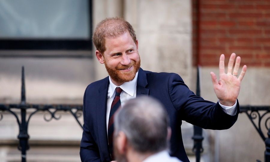 Πρίγκιπας Χάρι: H ιστορική συνάντηση των 54ων λεπτών με τον πατέρα του & το σημάδι