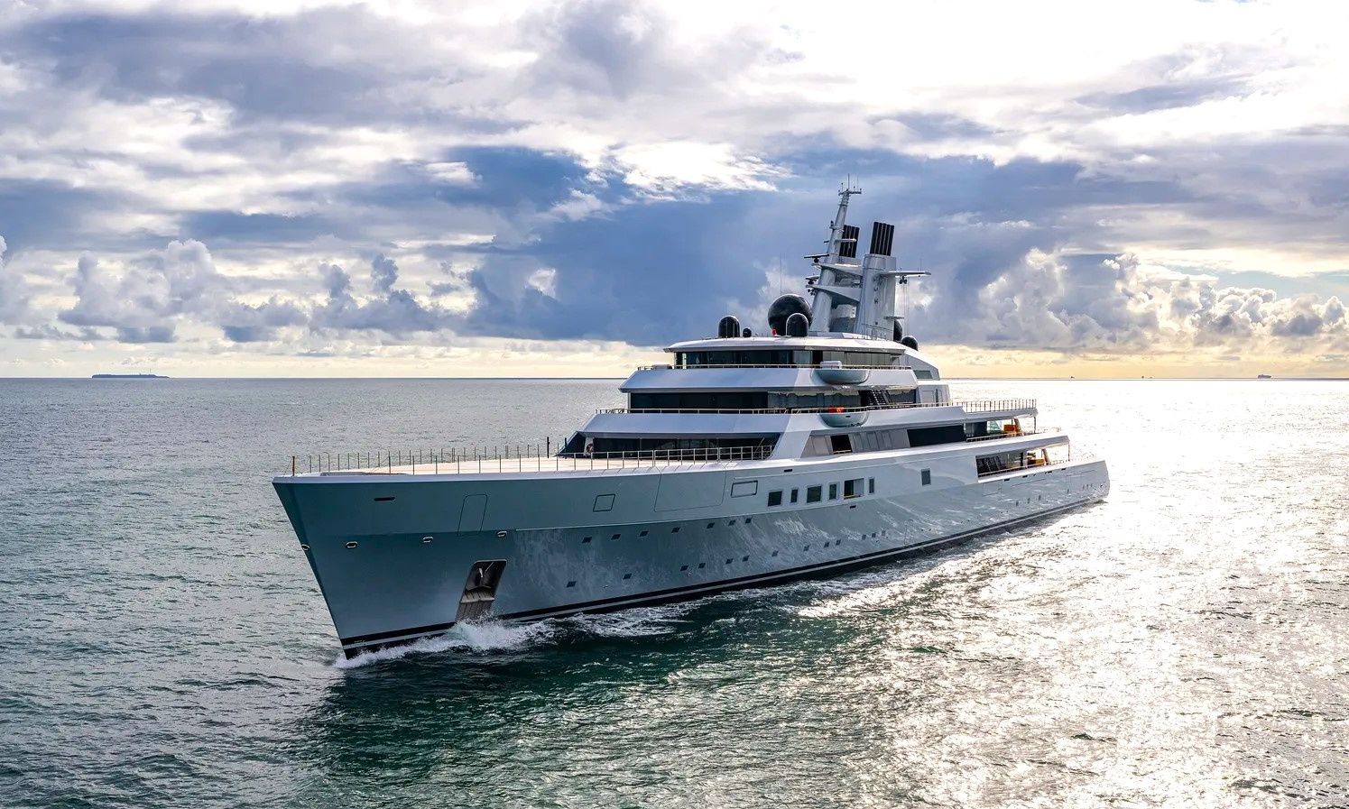 Dragonfly: Το εντυπωσιακό γιοτ των 450 εκατομμυρίων δολαρίων στη Μύκονο