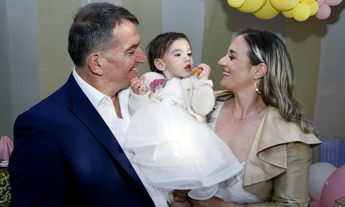 Αφροδίτη Σκαφίδα: Στην παραλία με την κόρη της - Δείτε πόσο μεγάλωσε η Ελευθερία Δήμα