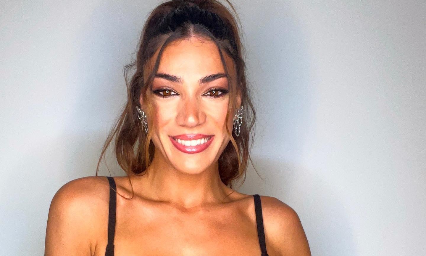 Ήβη Αδάμου: H επιθυμία να μεγαλώσει την οικογένεια της,  η Ανατολή της & τα μυστικά ομορφιάς