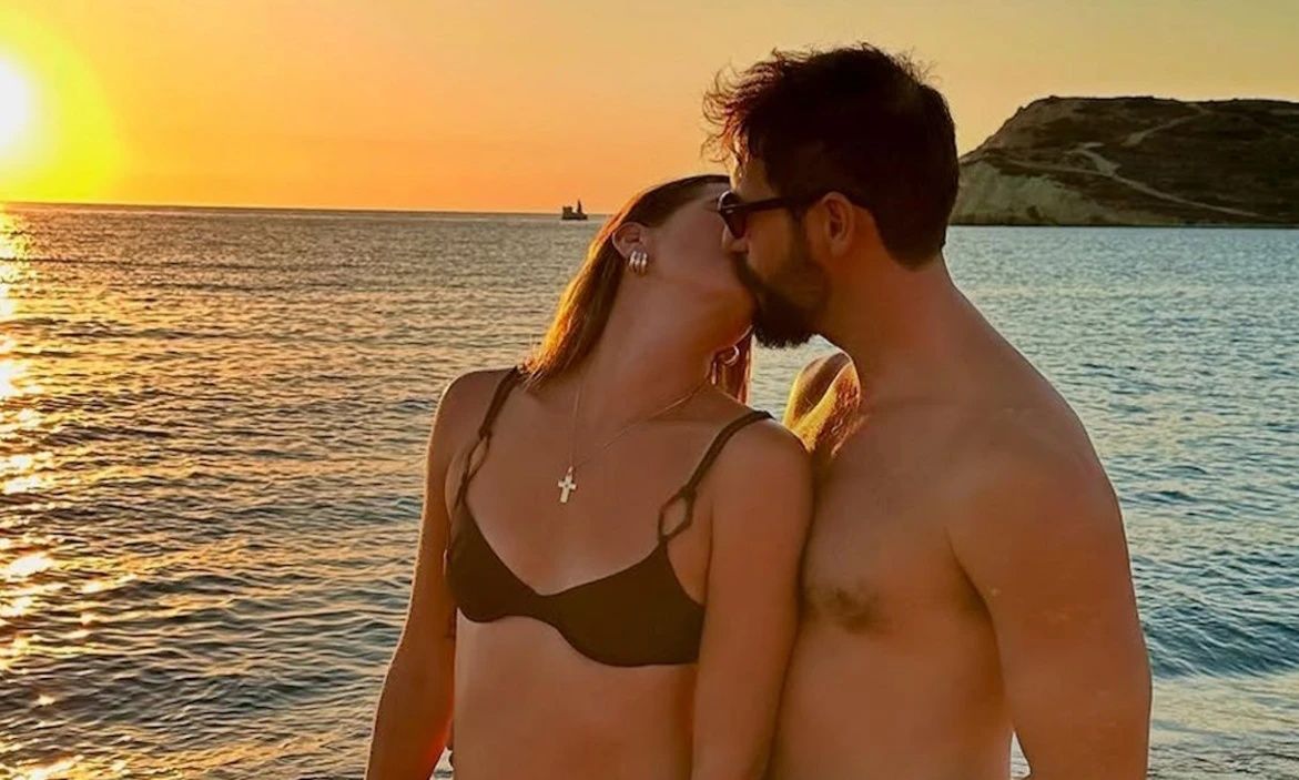 Θανάσης Πατριαρχέας: Η ρομαντική απόδραση στην Κίμωλο μαζί με τη σύζυγό του, Βίβιαν Δράκου