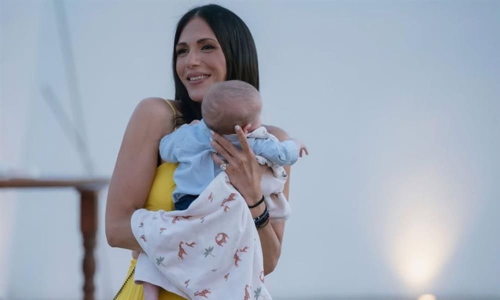 Ανθή Βούλγαρη: Μας δείχνει καρέ καρέ την πρωινή βόλτα με τον έξι μηνών γιο της, Μάριο