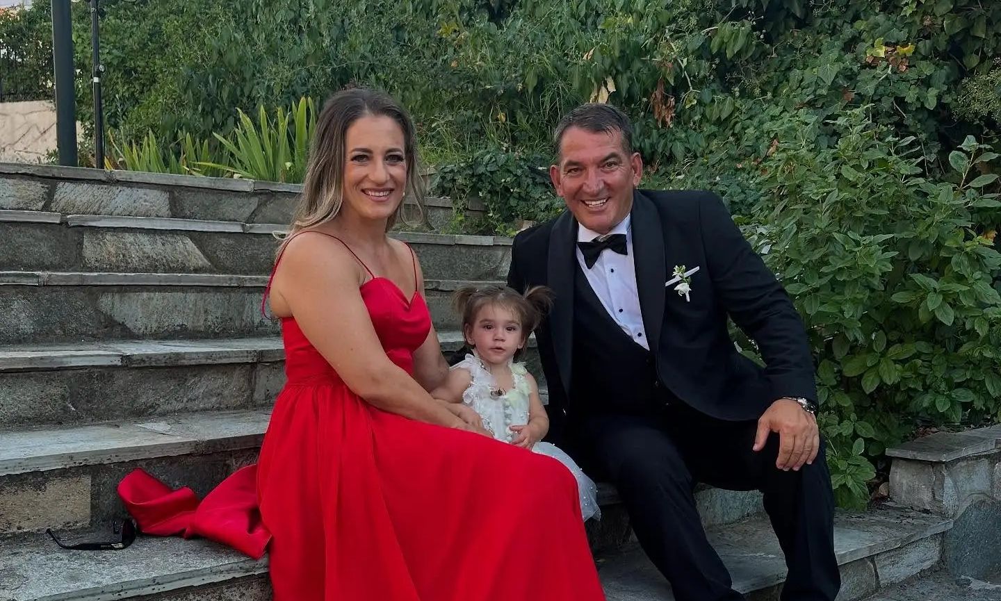 Αφροδίτη Σκαφίδα: Η οικογενειακή φωτό & οι δημόσιες ευχές στον γιο του Πύρρου Δήμα για τον γάμο του