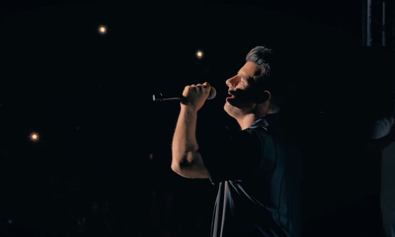 Θοδωρής Φέρρης «Όνειρο Θα ‘Ναι Ξανά (Κούνια)» - Η πιο ερωτική επιτυχία σ' ένα ατμοσφαιρικό video!