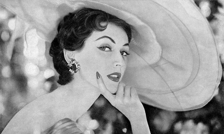 Ντοβίμα: Η ζωή και ο θάνατος της πρώτης ντίβας της πασαρέλας – Η λάμψη, τα πλούτη και ο ξυλοδαρμός